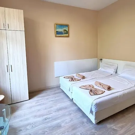 Mateo Center Апартаменты *